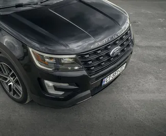 Vista frontale di un noleggio Ford Explorer a Tbilisi, Georgia ✓ Auto #16559. ✓ Cambio Automatico TM ✓ 0 recensioni.
