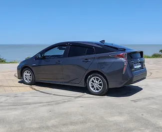 Noleggio auto Toyota Prius 2017 in Georgia, con carburante Ibrido e 121 cavalli di potenza ➤ A partire da 74 GEL al giorno.
