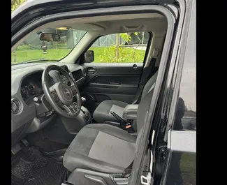 Noleggio Jeep Patriot. Auto Comfort, SUV per il noleggio in Georgia ✓ Cauzione di Senza deposito ✓ Opzioni assicurative RCT, CDW, SCDW, FDW, Passeggeri, Furto, Senza deposito.