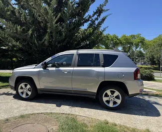 Noleggio auto Jeep Compass 2017 in Georgia, con carburante Benzina e 169 cavalli di potenza ➤ A partire da 90 GEL al giorno.