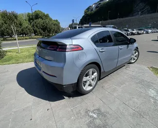 Vista frontale di un noleggio Chevrolet Volt a Tbilisi, Georgia ✓ Auto #16528. ✓ Cambio Automatico TM ✓ 0 recensioni.