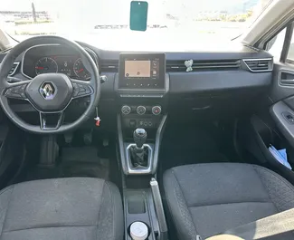 Noleggio Renault Clio 5. Auto Economica per il noleggio in Montenegro ✓ Cauzione di Senza deposito ✓ Opzioni assicurative RCT, Passeggeri, All'estero, Senza deposito.