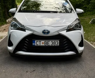 Noleggio auto Toyota Yaris 2019 in Montenegro, con carburante Ibrido e 105 cavalli di potenza ➤ A partire da 35 EUR al giorno.