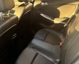 Motore Diesel da 1,6L di Hyundai Accent 2015 per il noleggio a Durazzo.