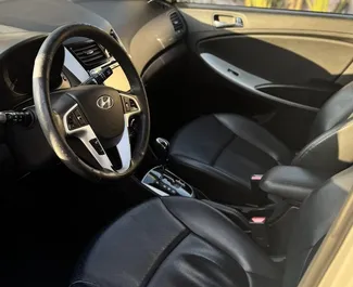 Hyundai Accent 2015 disponibile per il noleggio a Durazzo, con limite di chilometraggio di illimitato.