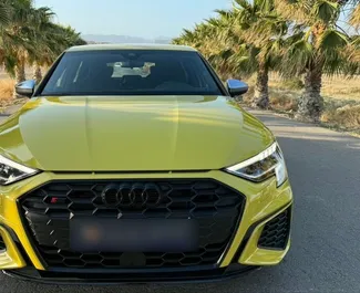 Vista frontale di un noleggio Audi S3 ad Alicante, Spagna ✓ Auto #16517. ✓ Cambio Automatico TM ✓ 0 recensioni.