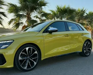 Noleggio Audi S3. Auto Comfort per il noleggio in Spagna ✓ Cauzione di Deposito di 2000 EUR ✓ Opzioni assicurative RCT.