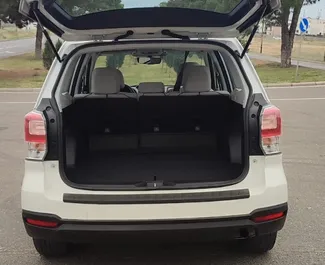 Subaru Forester 2017 disponibile per il noleggio a Tbilisi, con limite di chilometraggio di 250 km/giorno.