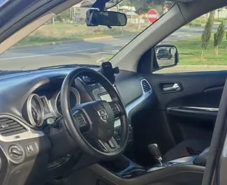 Noleggio Dodge Journey. Auto Comfort, Crossover per il noleggio in Georgia ✓ Cauzione di Senza deposito ✓ Opzioni assicurative RCT, SCDW, FDW, Passeggeri, Furto, Senza deposito.