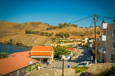 Noleggia un'auto a Panormo