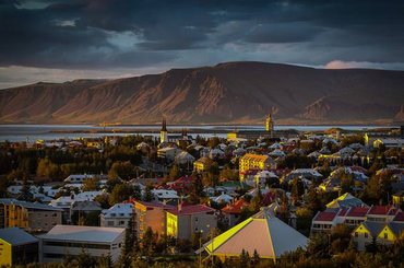 Noleggia un'auto a Reykjavik