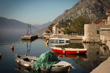 Noleggia un'auto a Orahovac