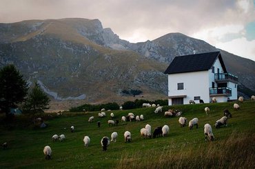 Noleggia un'auto a Zabljak